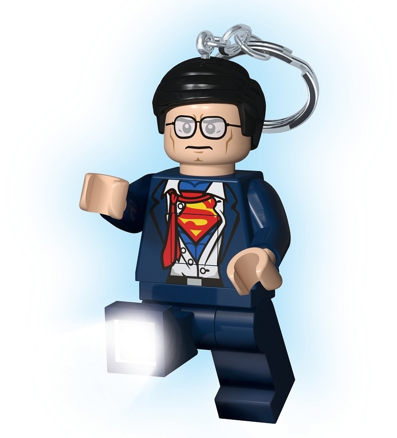 Vyberte si stylovou klíčenku s motivem hrdinů a dopřejte si opravdu originální přívěšek na klíče s puncem kvality značky LEGO.