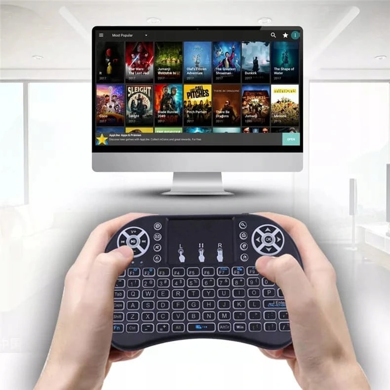Multifunkční – Mini kombinace klávesnice a myši s multimediálními klávesovými zkratkami.